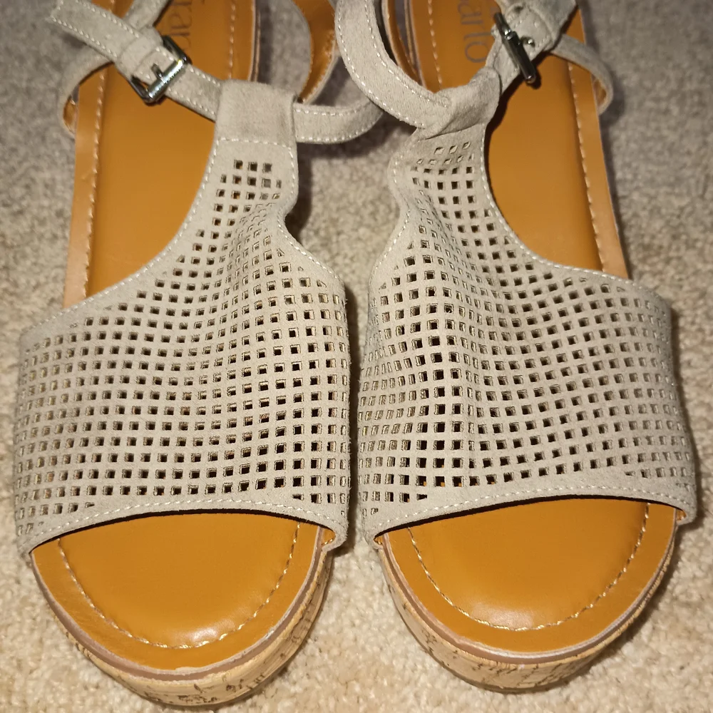 Franco Sarto Clinton 2 Taupe Wedge Sandals‎ 8M